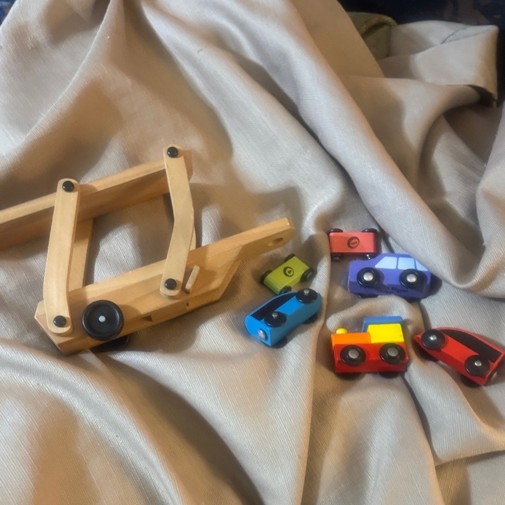 Melissa & Doug Wooden Vehicle Set with Carrier - Red, Blue, Yellow, Green